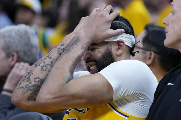 Lakers shop cap holds